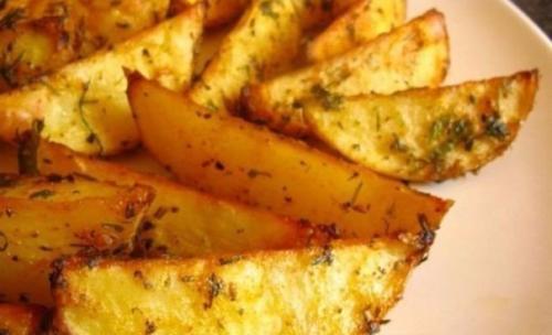 Топ - 10 простейших и вкуснейших рецептов из картофеля. Топ - 10 простейших и вкуснейших рецептов из картофеля.