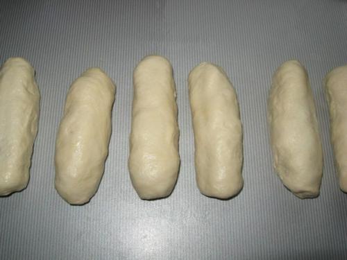 Жареные сосиски в тесте.