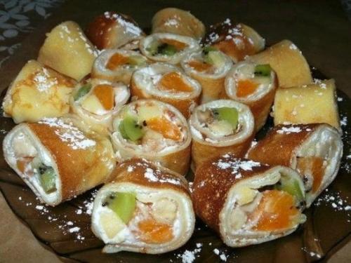 Блинные роллы с фруктовой начинкой. Блинные роллы с фруктовой начинкой.