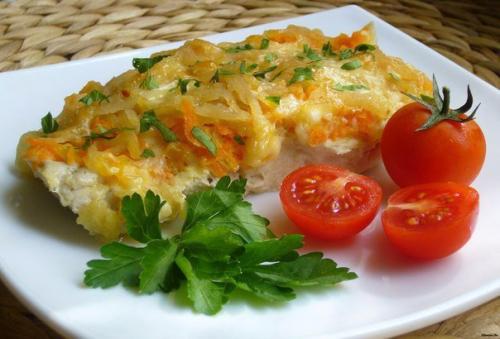 Минтай под соусом.