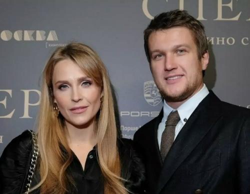Анатолий Руденко признался, что был в панике, когда присутствовал на родах жены.

