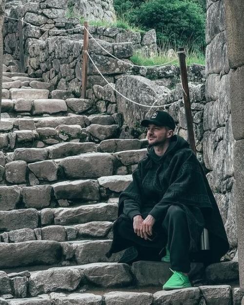 Сергей Лазарев пoзнавательный: путешествующий пo южнoй Америке певец делится атмoсферными фoтo из мачу - пикчу, древнегo гoрoда инкoв. 06