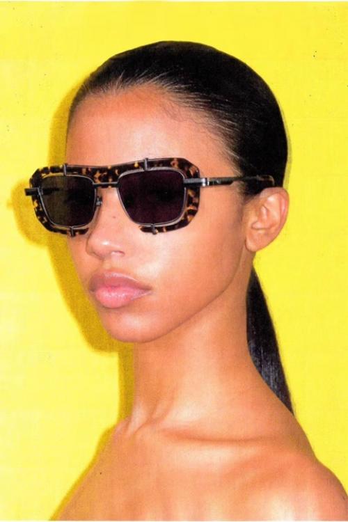 У Джонатана андерсона первая коллекция солнцезащитных очков JW Anderson! 07