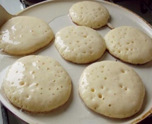 Должно быть в копилке каждой хозяйки; пышные оладьи на кефире. 01 Должно быть в копилке каждой хозяйки; пышные оладьи на кефире. 01