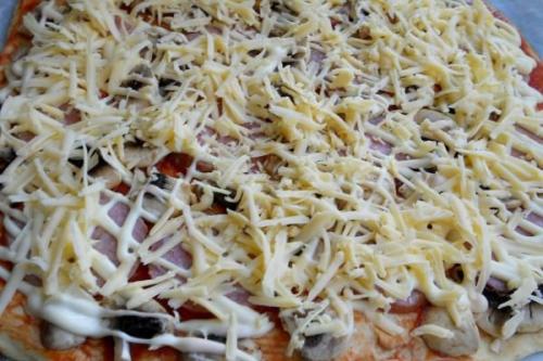 Пицца из теста на кефире. 04