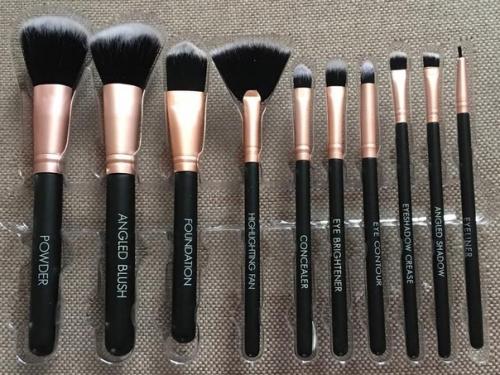 Гигиена кистей для макияжа.