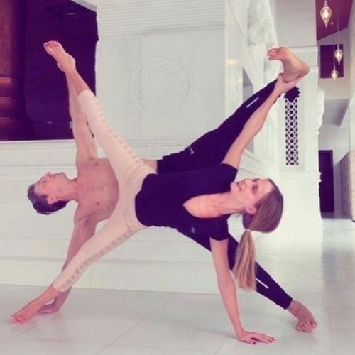 Глюкоза и её муж Александр Чистяков целиком и полностью за здоровый образ жизни. 03