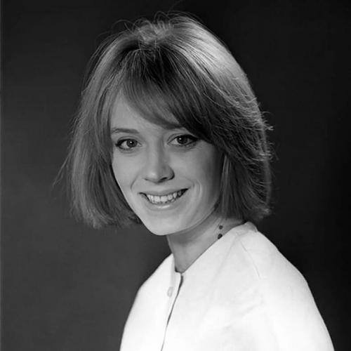 Маргарита Терехова появилась на свет 25 августа 1942 в свердловской области. 01