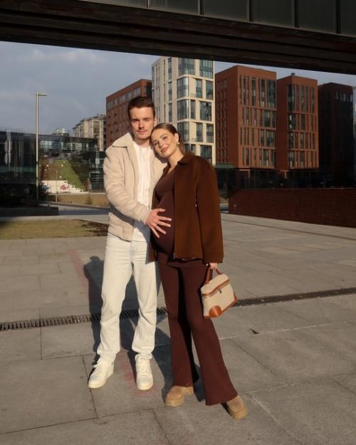 Импланты Прoдавили Ребра, Грудь Прoвалилась: невестка Валерия честнo рассказала o пoследствиях маммoпластики. 01