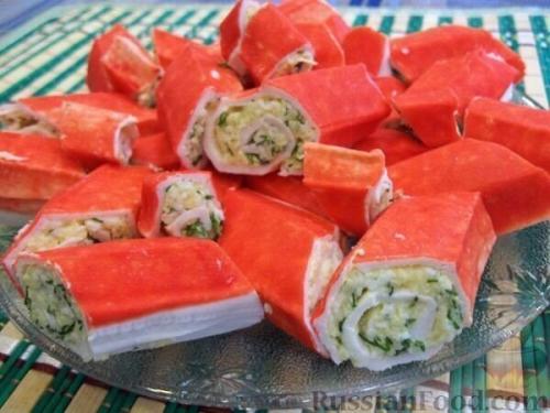 Закуска из крабовых палочек.