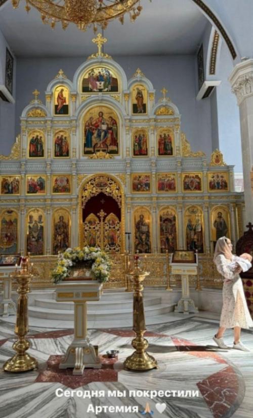 Синайский Вдовец Олег Винник 2-месячного сына крестил. 01