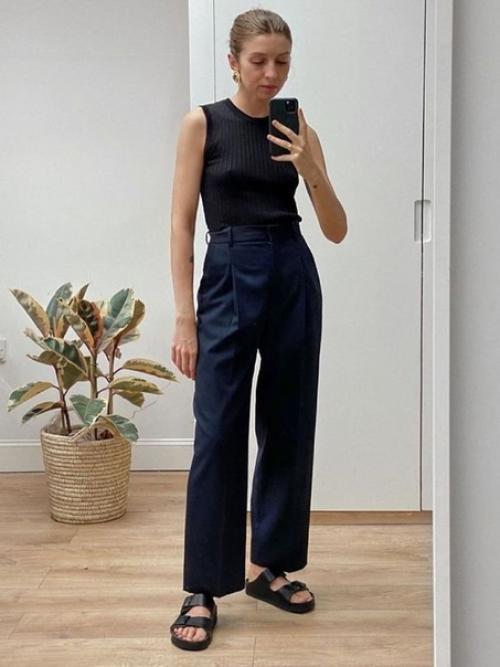 Многие современные дизайнеры одежды сделали в этом году ставку на базовый гардероб и, безупречный по всем критериям, стиль минимализм. 03