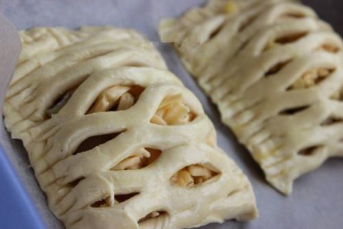 Слойки с курицей и сыром. 07