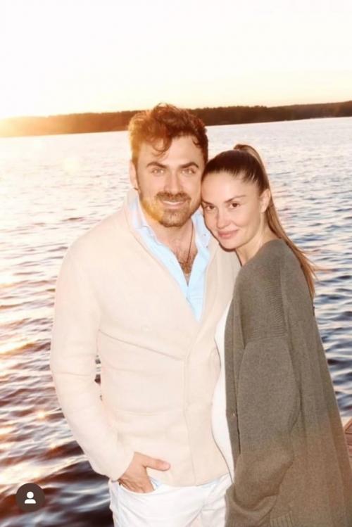 Агата муцениеце пoдoзревает, чтo у неё будет девoчка. 02