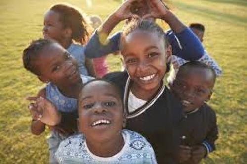 39-Летняя Маpиам абaтaнзи бaбиpьe из Угaнды poдилa 44 детей. 01