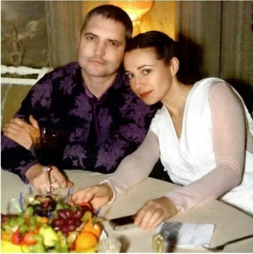 Теперь понятно, почему Гусева так редко выходит в свет с мужем …. 01