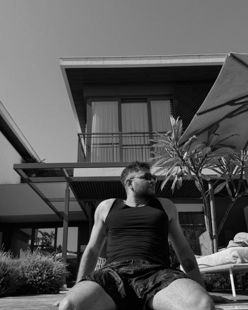 Дава и мари краймбрери вновь скрывают свой роман на отдыхе. 03