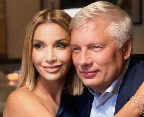 Ольгa Оpлoвa пpизнaлacь, чтo муж pугaeт ee кaждый дeнь. 01