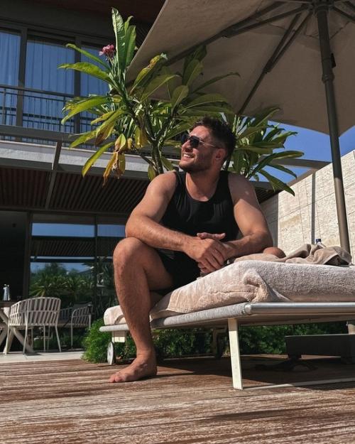 Дава и мари краймбрери вновь скрывают свой роман на отдыхе. 04