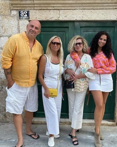 Настя каменских похвасталась шикарной фигурой в бикини. 04