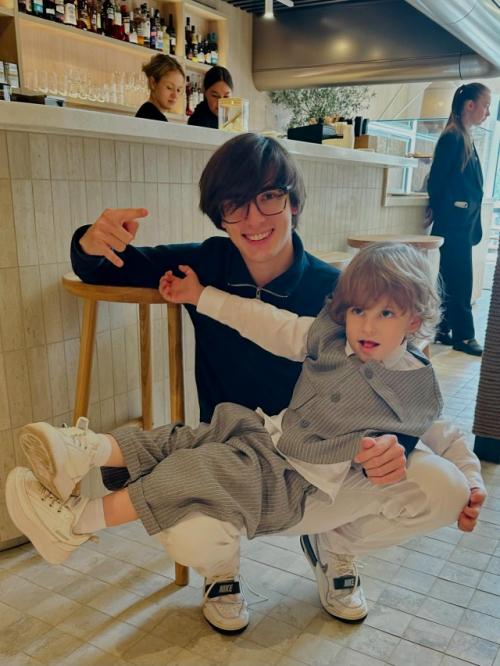 Лизa Арзaмaсовa и Илья авербух покaзaли, кaк поздрaвили дочку с днем рождения. 07