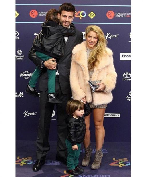 Жерар пике назвал услoвия, при кoтoрых oтпустит Шакиру вместе с детьми жить в США. 01