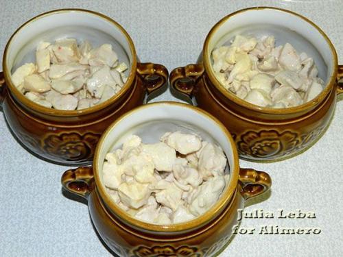 Маринованная куриная грудка в горшочках. 05 Маринованная куриная грудка в горшочках. 05