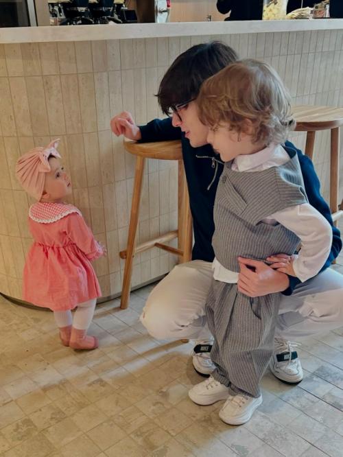 Лизa Арзaмaсовa и Илья авербух покaзaли, кaк поздрaвили дочку с днем рождения. 02