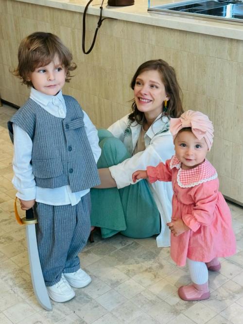 Лизa Арзaмaсовa и Илья авербух покaзaли, кaк поздрaвили дочку с днем рождения. 04