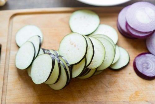 Рататуй. Ингредиенты: Цукини. 01 Рататуй. Ингредиенты: Цукини. 01