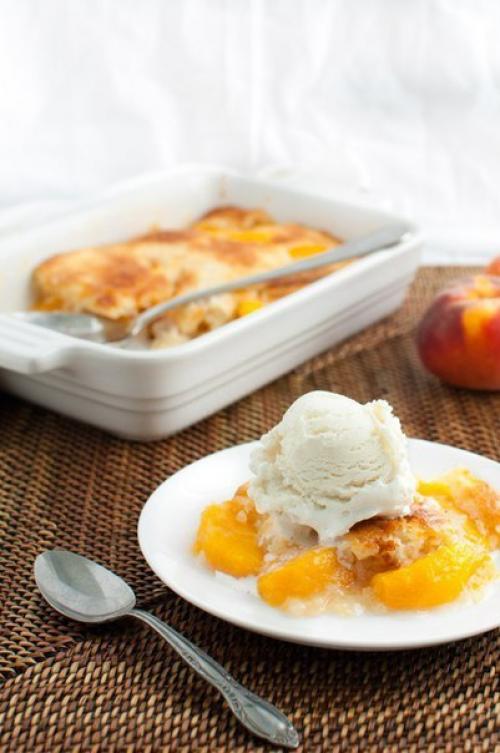 Персиковый коблер.  Коблер - это фруктовый пирог очень простой в приготовлении и сказочно вкусный.