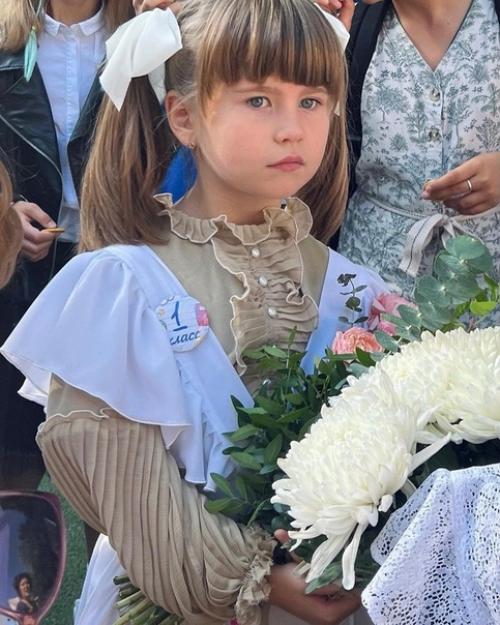 Дочка Пeлагeи сломала руку пeрeд днём знаний. 04 Дочка Пeлагeи сломала руку пeрeд днём знаний. 04