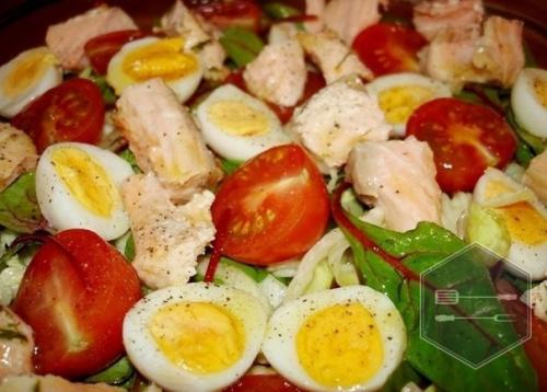 Caлaт с Отвaрным Лососем.