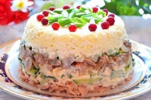 Огурцов на прилавке нынче море! Огурцов на прилавке нынче море!