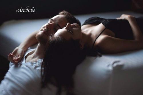 Когда она решила уйти, я собирал ее вещи и думал какого цвета рубашку мне одеть на работу. Когда она решила уйти, я собирал ее вещи и думал какого цвета рубашку мне одеть на работу.