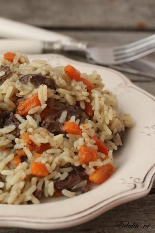 Плов с куриными сердечками.