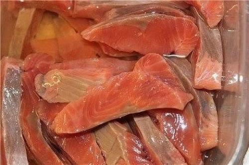 Нежная малосоленая горбуша.