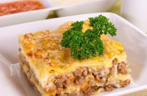 Лазанья. Лазанья - популярное блюдо итальянской кухни. Лазанья. Лазанья - популярное блюдо итальянской кухни.