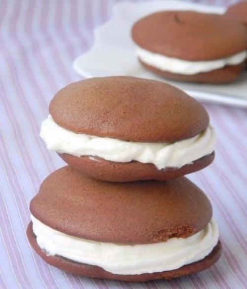 Пирожное Вупи.  Это традиционные американские пирожные.