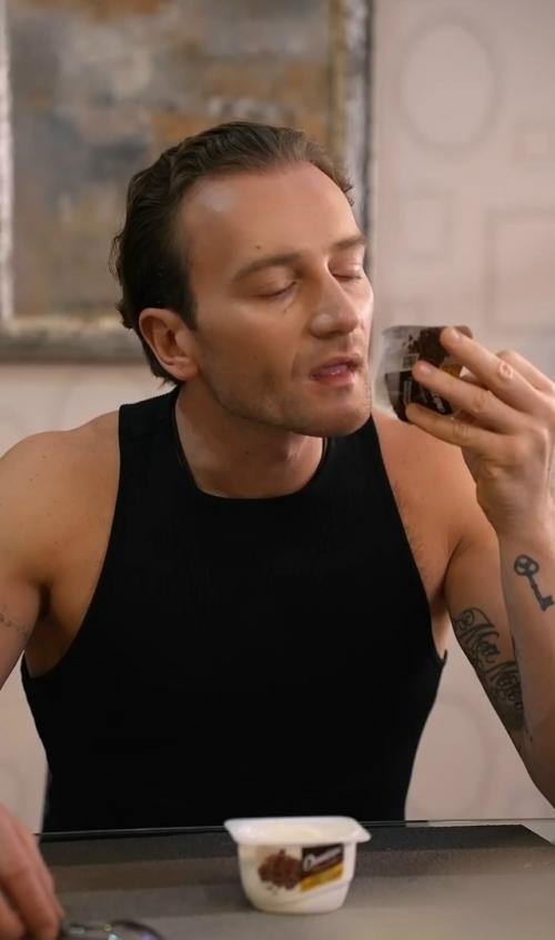 Когда утренний йогурт прелюдией становится. 01