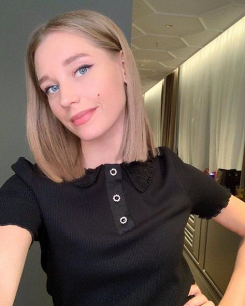 Кристина асмус как 18-летняя школьница выглядит. 03