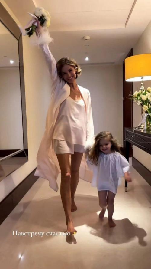 Алекса изменила свое решение о разводе и вернулась к мужу всего через две недели после объявления о расставании.

