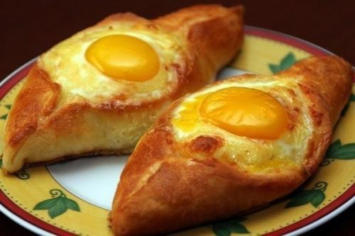 Хачапури по-аджарски.  Ингредиенты (на 10 порций: Хачапури по-аджарски.  Ингредиенты (на 10 порций: