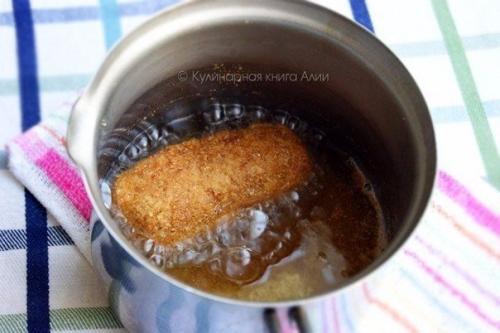 Котлеты по-киевски.  Ингредиенты: 04