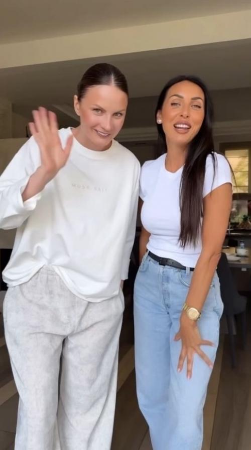 8-Летний сын алсу спел вместе с мамой. 

