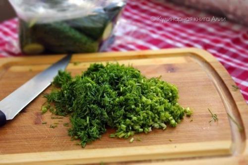 Быстрые малосольные огурчики в пакете. 03