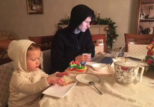 Мать троих детей Дурова опубликовала фото из семейного архива и рассказала историю их знакомства. 03