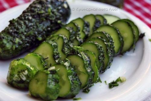 Быстрые малосольные огурчики в пакете. 09