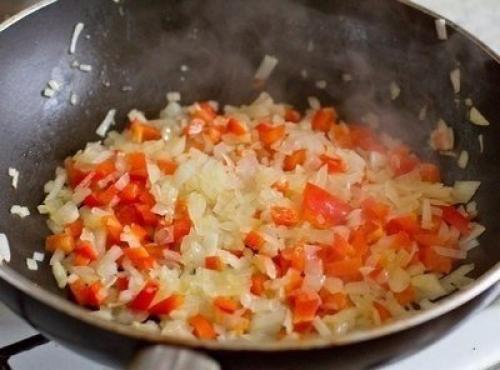 Запеканка по-неаполитански.  Фактически эта запеканка - ленивая лазанья, в которой вместо специальных листов используются макароны. 04