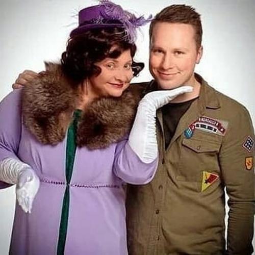 Актрисы, которые выбрали мужей помоложе. 03